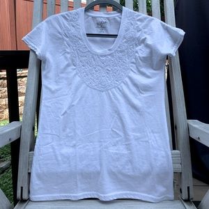 Woolrich White top w embroidery detail